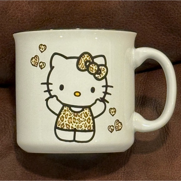 Hello Kitty Leopard Print Dress & Hearts Ceramic Mug - Picture 1 of 6